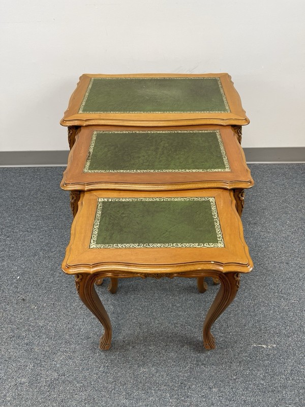 3 Nesting Elegant Rococo Side Tables England Green Leather Inlay Walnut Wood
