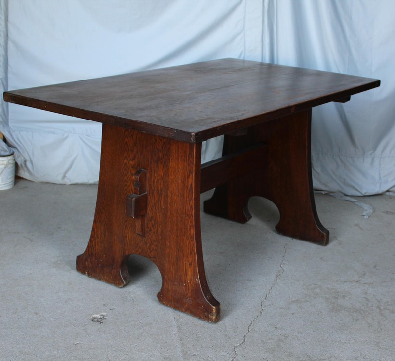 Antique Mission Oak Table – “Mouse hole” L and JG Stickley gallery