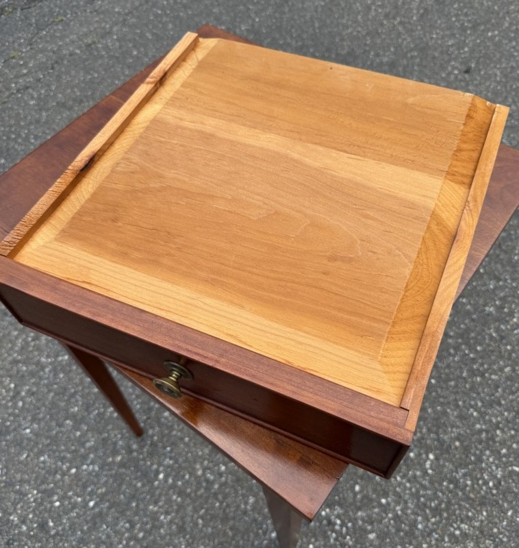 Eldred Wheeler American cherry end table. Williamsburg Hepplewhite 1790-1810 gallery
