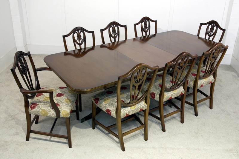 Regency Dining Table and 8 Hepplewhite Chairs Set Extending