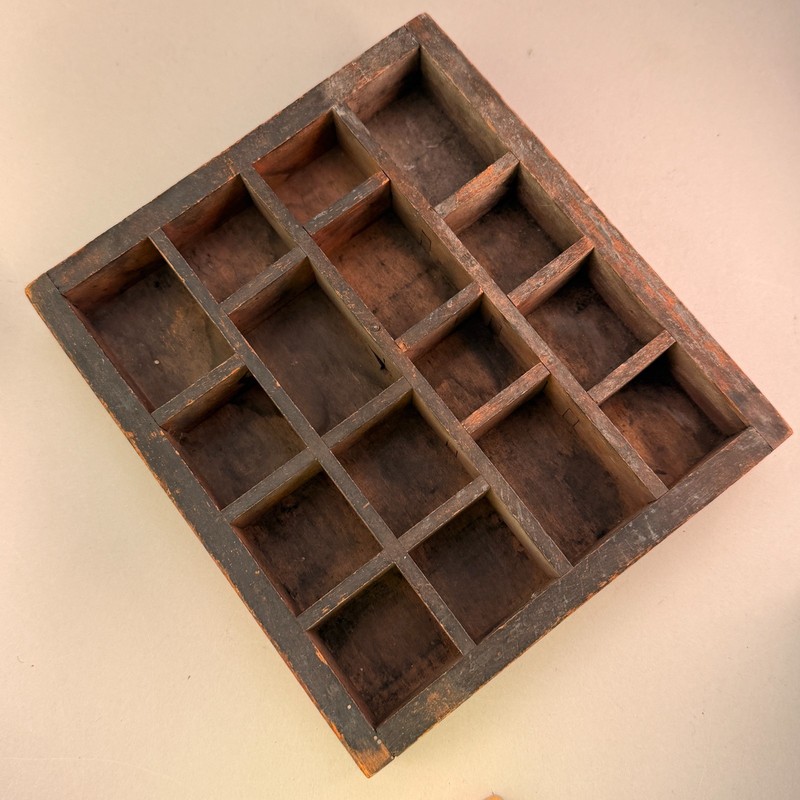 Old Wood Type Tray- 6 1/2″ X 6″ Hamilton Mfg. Co. Two Rivers, Wisc. C 1890-1920