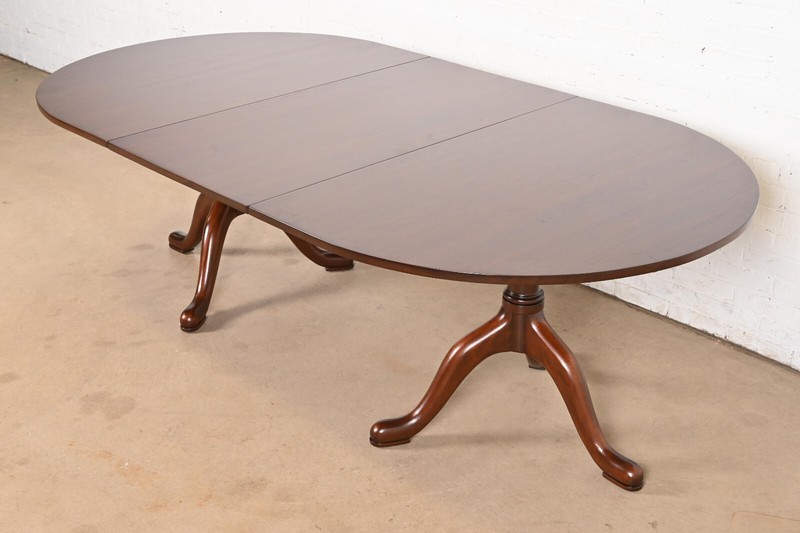 Kittinger Georgian Solid Mahogany Double Pedestal Dining Table, Newly Refinished
