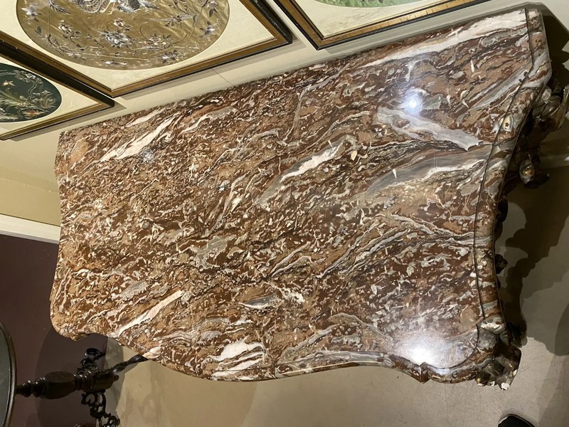 Exceptional 18th Century Rococo Giltwood Marble Top Console Table gallery