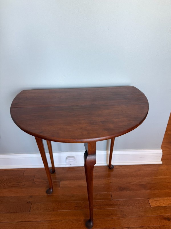 Eldred Wheeler Cherry Oval Queen Anne Style Drop Leaf Table gallery