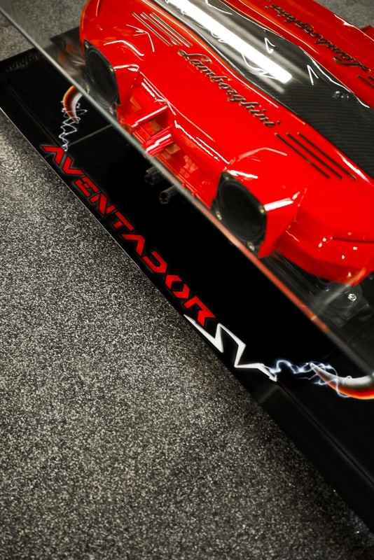 Lamborghini Aventador SV Intake Manifold Table gallery