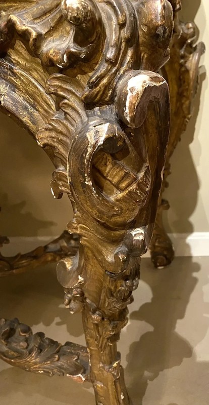 Exceptional 18th Century Rococo Giltwood Marble Top Console Table gallery