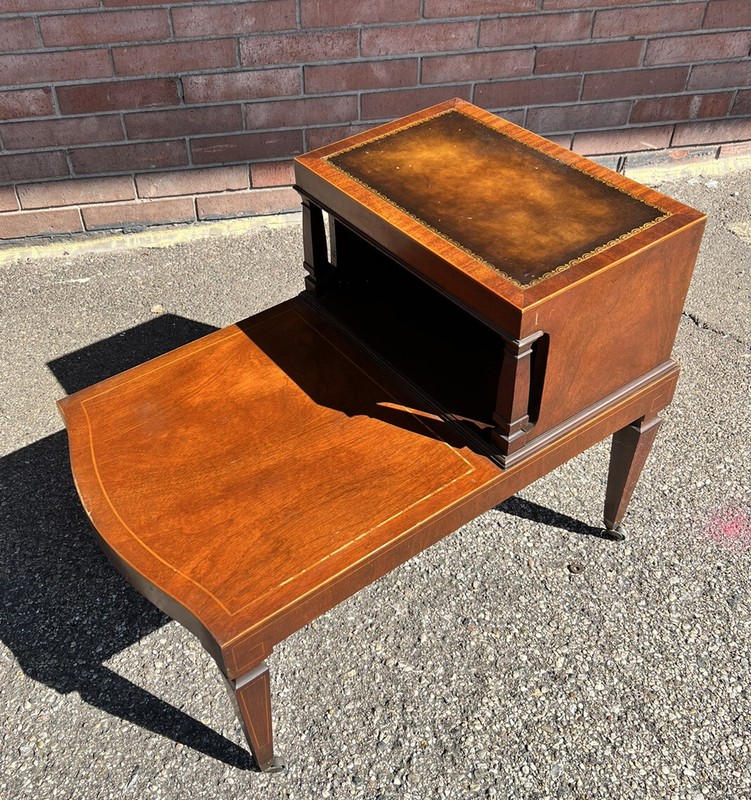Vintage Mid Century Modern Weiman Heirloom Mahogany Table Leather Top Inlay