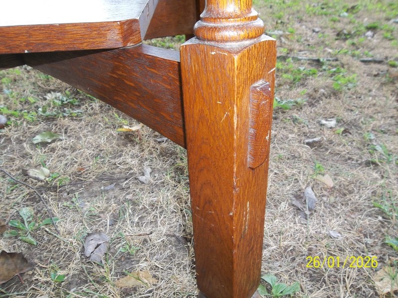 Antique Stickley Brothers Mission 1/4 Sawn Round Oak Table gallery