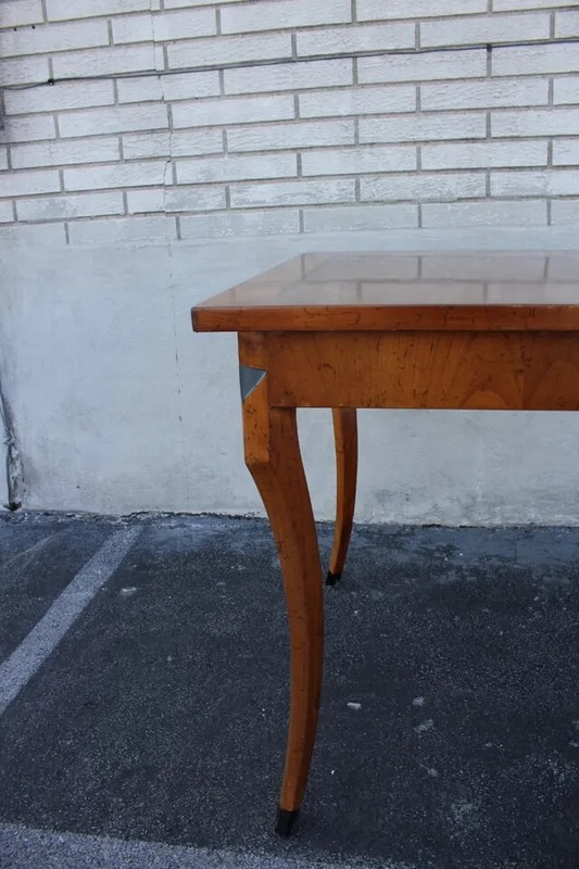Great Italian Neo-Classical Inlaid Yew Wood Breakfast Game Side Table gallery