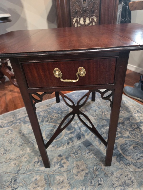 Councill Craftsman Chippendale Mahogany Pembroke Table gallery