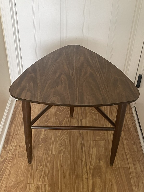 Mid Century Modern Tripod Triangle Guitar Pick Wood Grain Formica End Table