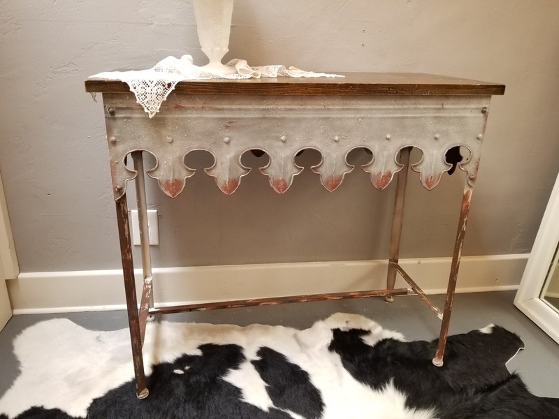 Creative Co-Op Metal Scalloped Edge Table with Zinc Finish and Wood Top gallery