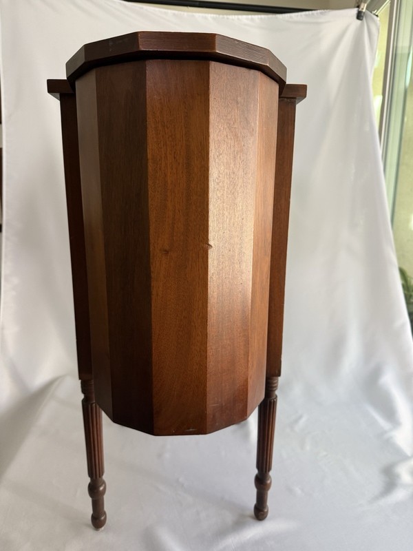 Imperial Grand Rapids Martha Washington Table gallery