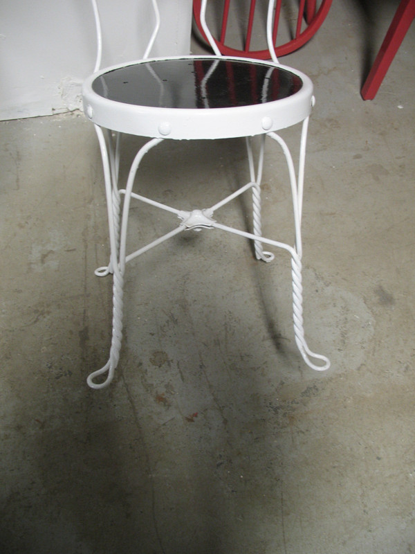 VINTAGE SUNROOM PATIO IRON GLASS TOP TABLE AND ANTIQUE CHAIRS HAND PAINTED gallery