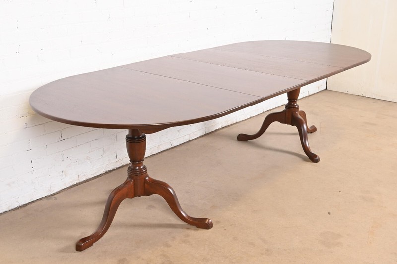 Kittinger Georgian Solid Mahogany Double Pedestal Dining Table, Newly Refinished gallery