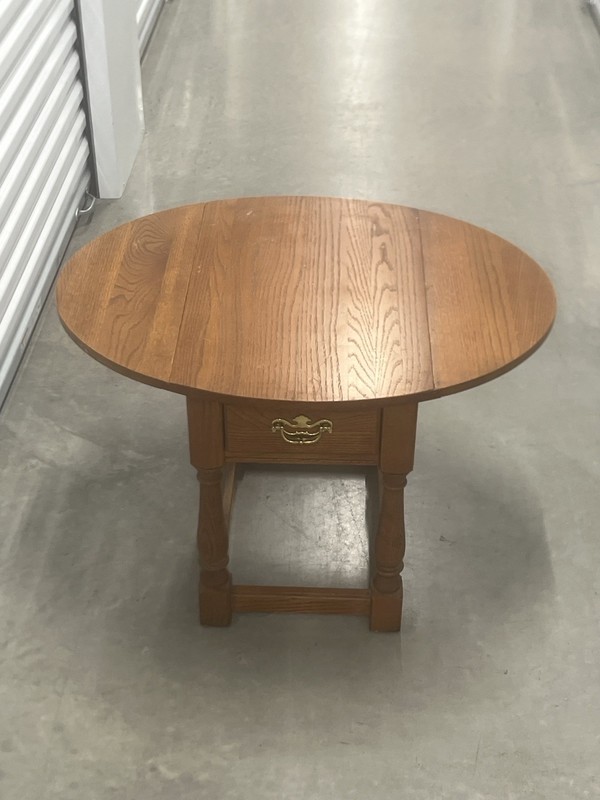 Vintage Hammary Drop-Leaf Gateleg Table Beautiful