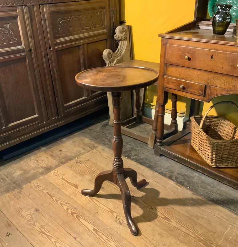 Georgian yew wine table