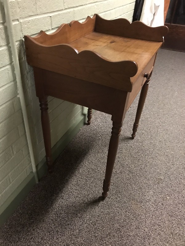 ANTIQUE VTG PINE? WASHSTAND END SIDE TRAY TABLE W/DRAWER 31 1/4 X 25 1/4 X 17” gallery