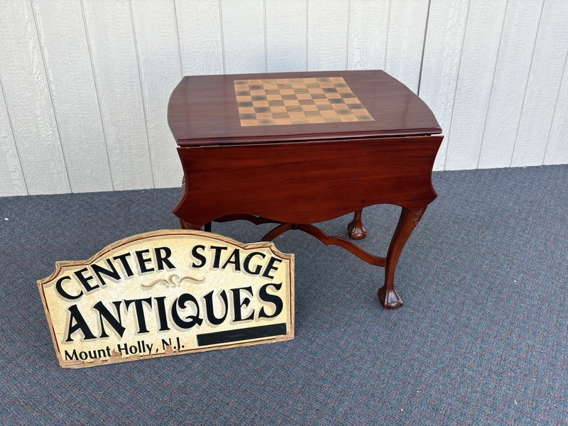 67076 Fancy Chippendale Mahogany Dropside Chess Checkers Game Table Lamp Stand