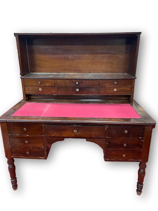 DESK TABLE. LOUIS PHILIPPE STYLE. MAHOGANY WOOD. FRANCE. XIX CENTURY