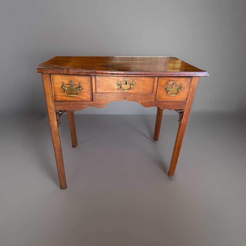 Antique American Walnut Lowboy, Mid-Atlantic Colonies, C 1780