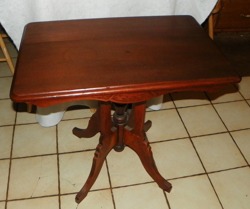 Cherry Carved Center Table / Parlor Table (PRT90)
