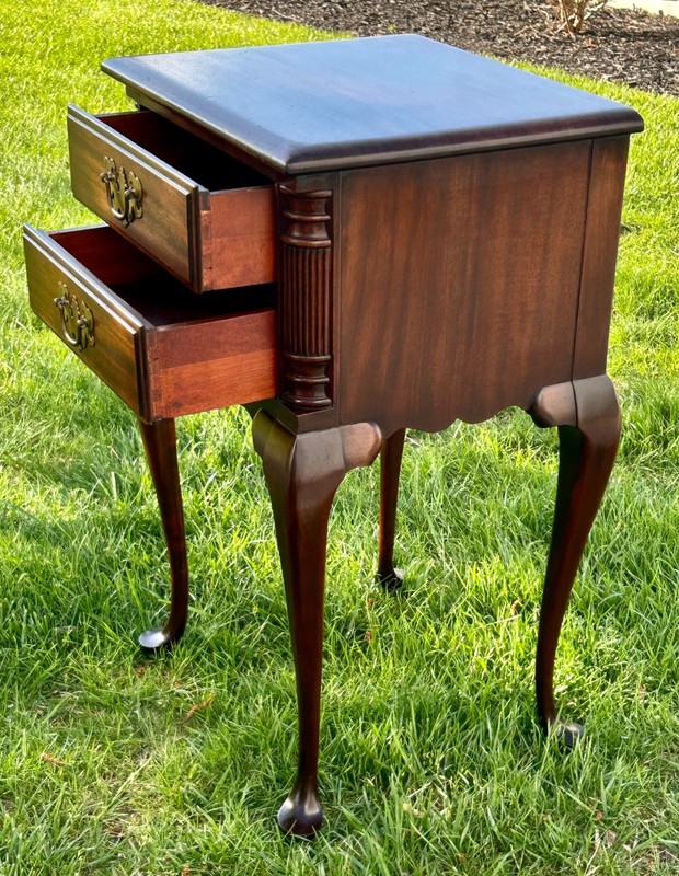 VTG. J.B.Van Sciver Co. Queen Anne Style Mahogany Two Drawer Nightstand/Table gallery