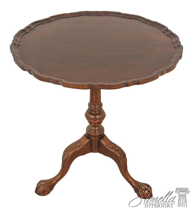 L56358EC: CENTURY Sutton Collection Chippendale Mahogany Clawfoot Lamp Table