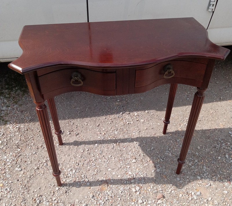 Mahogany Entry Table (ENT1)