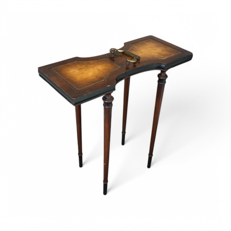Antique 19th Century Weiman Heirloom Mahogany Tea Table With Folding Handle