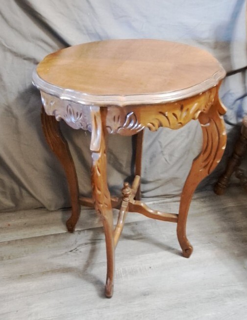 1930 Vintage Round Mahogany Sife Table Excellent Condition!!! gallery