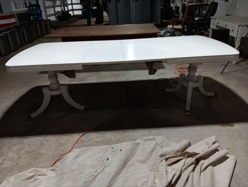 White Antique Dining Table & Chair Set – Extends to 96″ x 42″