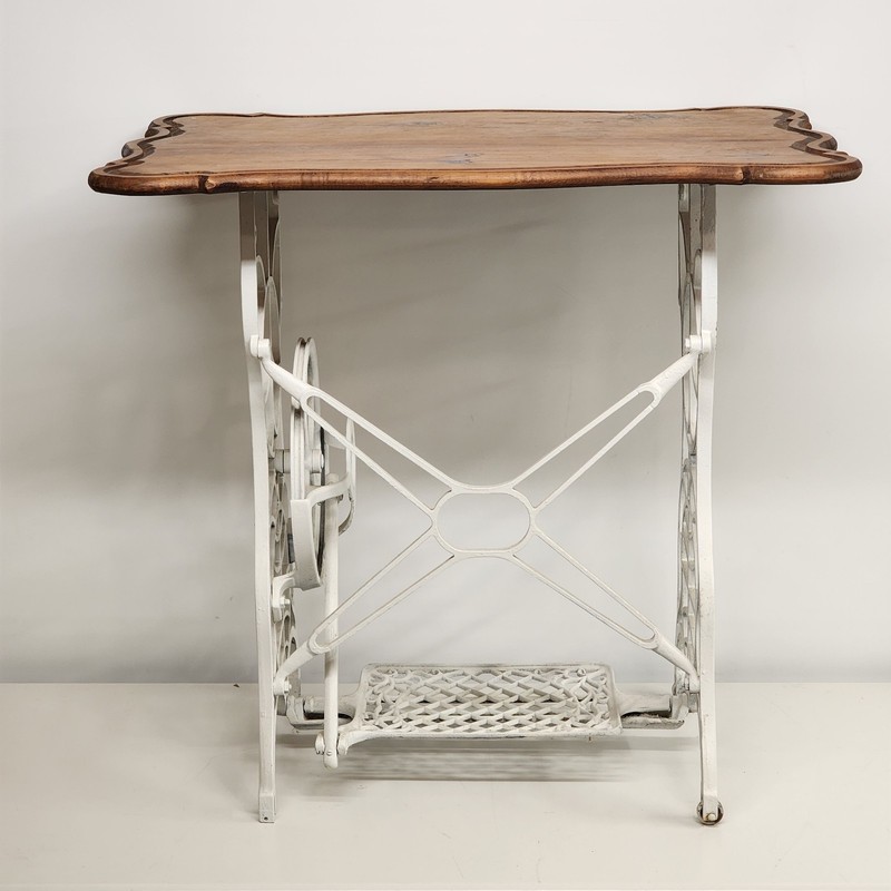 Antique Singer Sewing Machine Table Treadle Base Cast Iron Frame Wood Top 31.5″