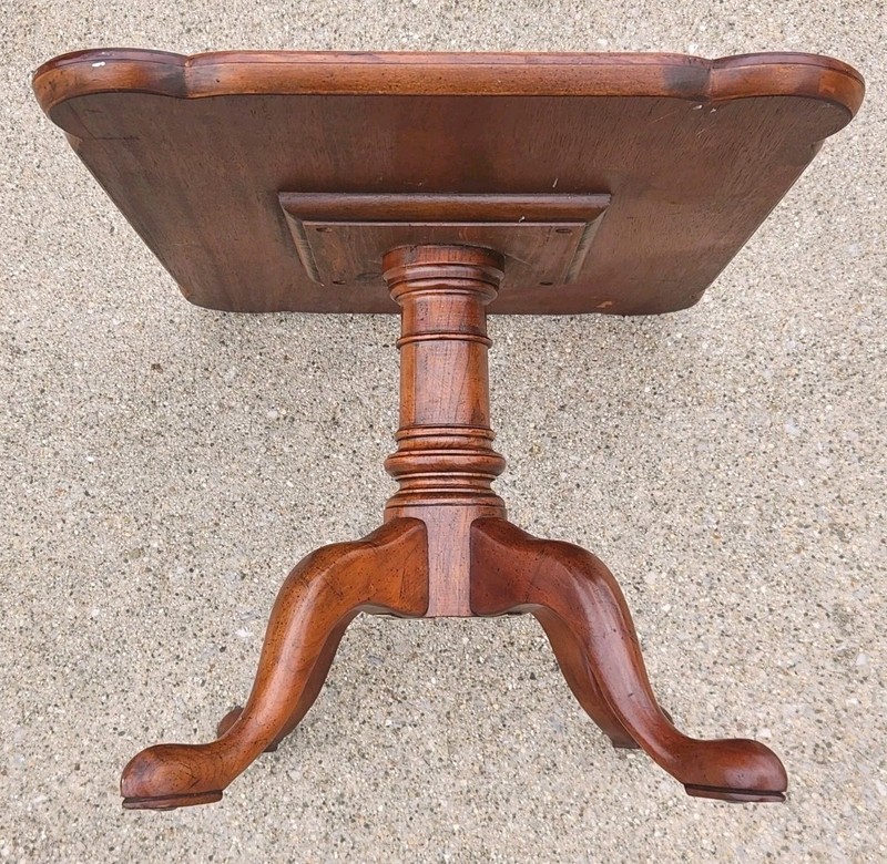 Vtg Tagged Beautiful Baker Furniture Georgian Style Oak Side Table 26 X 20 X 18 gallery