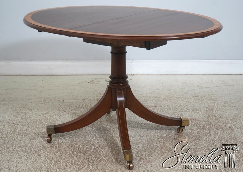 L73121: Georgian Style Oval Mahogany Inlaid Dining Table gallery