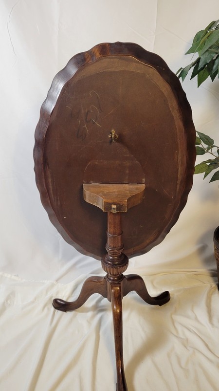 Antique Pie Crust Tilt Top Table Cherry / Mahogany Side Table gallery