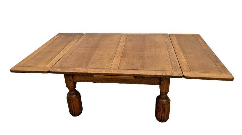 Farmhouse English Tudor Expansion Coffee Table Turned Bulbous legs Quarter sawed gallery