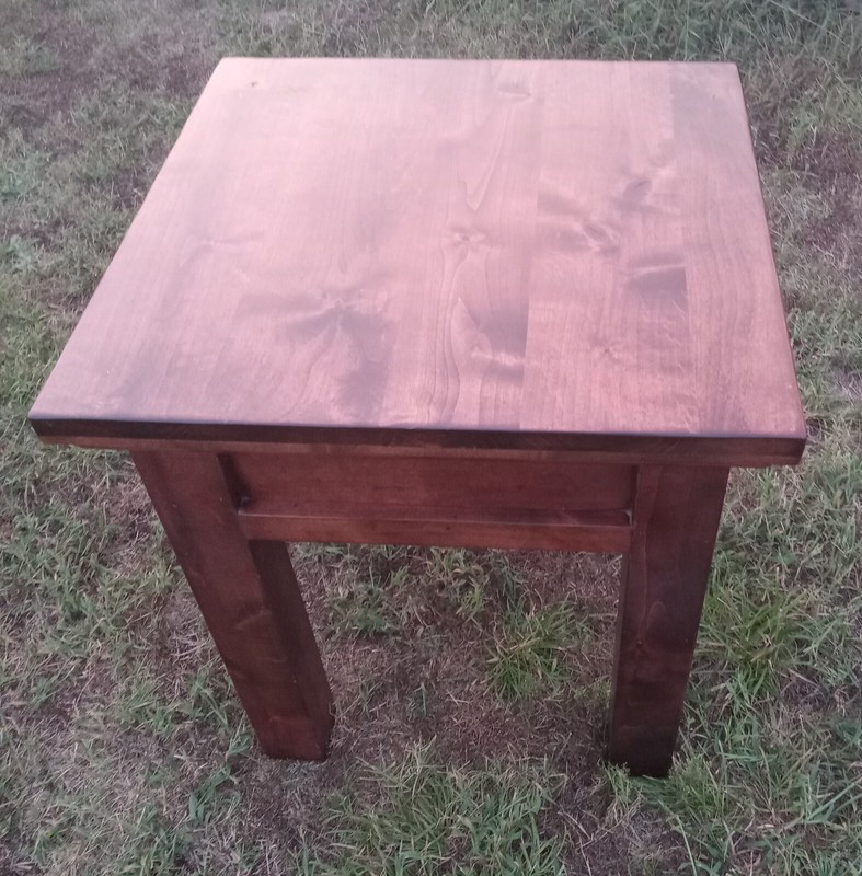 Solid Alder Wood End Table with Walnut Stain / Side Table (ET502)