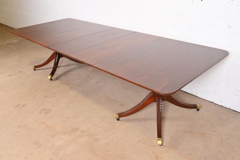 Baker Furniture Georgian Banded Mahogany Double Pedestal Extension Dining Table