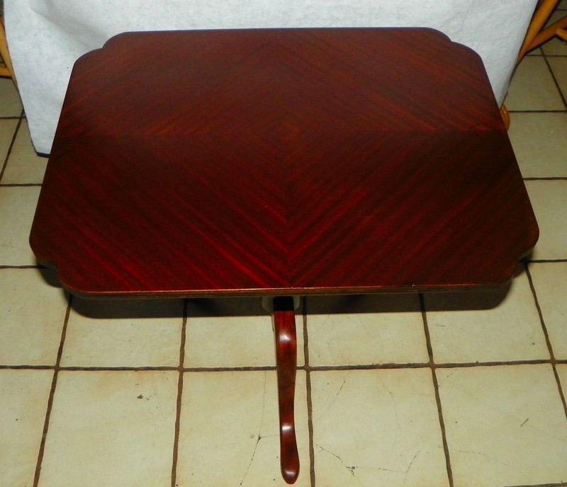 Mahogany Book Match Veneer Top Coffee Table (CT-109)