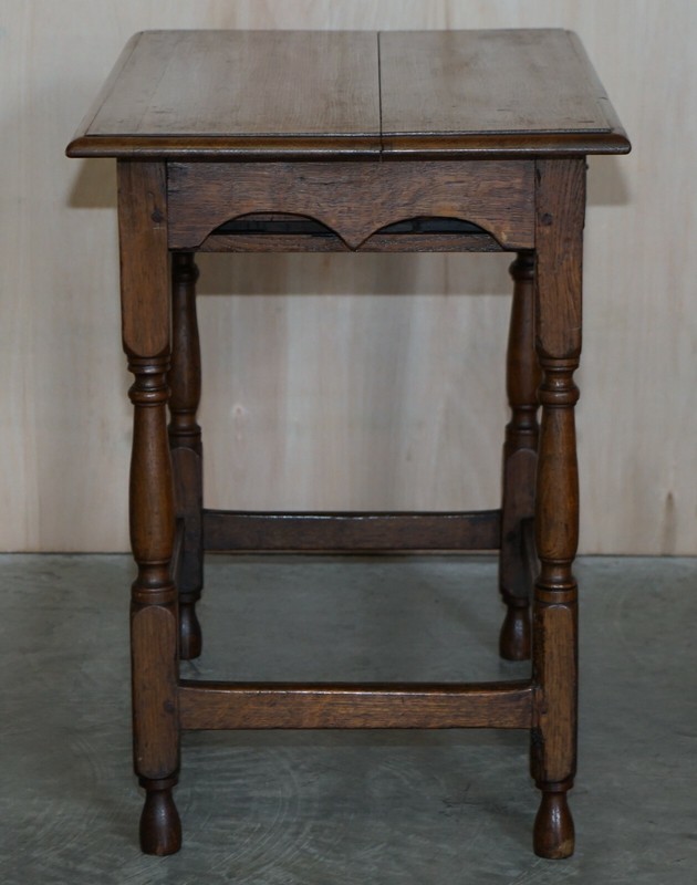 ANTIQUE CIRCA 1700 ENGLISH OAK JOINTED LOWBOY SIDE TABLE WITH SINGLE DRAWER gallery