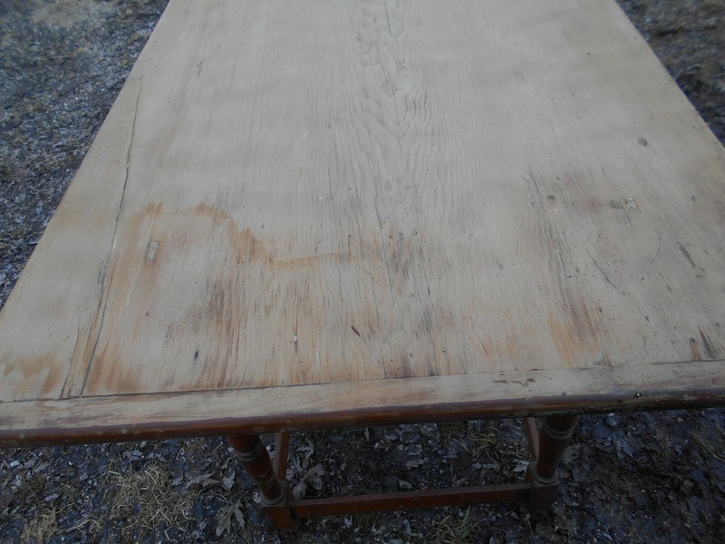 ANTIQUE 18th CENTURY NEW ENGLAND STRETCHER BASE TAVERN TABLE gallery