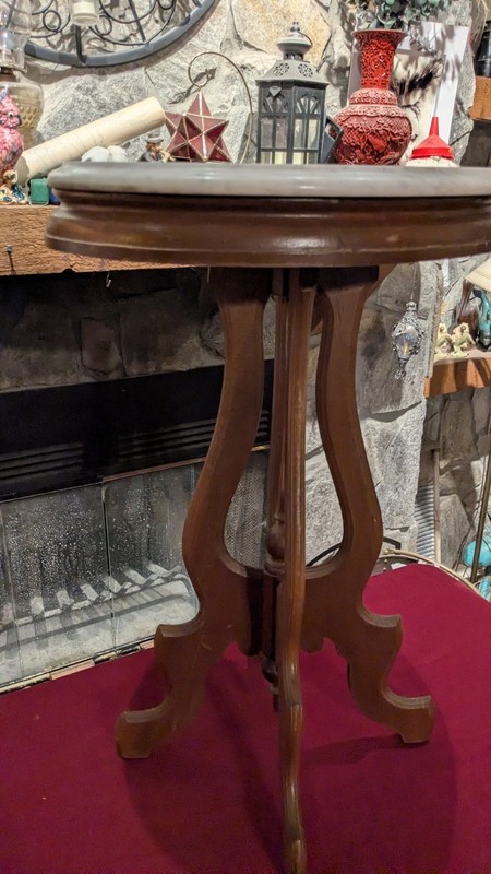 Antique Victorian pedestal side table, circa 1900. Beautifully Designed gallery