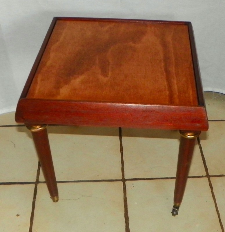 Small Mahogany & Maple End Table / Side Table (ET387) gallery