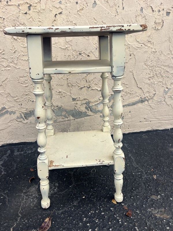 Vintage Cushman Colonial Arts & Crafts Maple Side Table