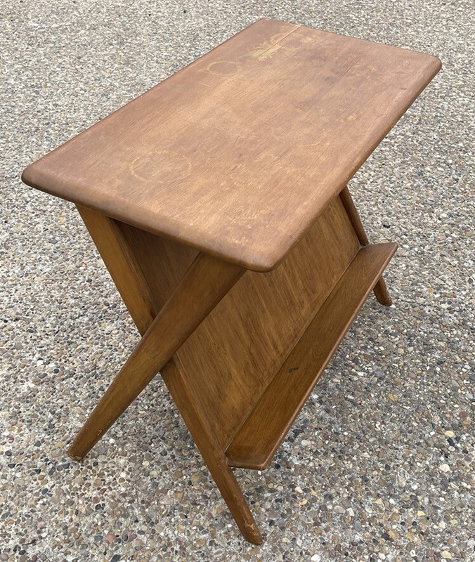 Vintage Mid Century Heywood Wakefield Side Table with Magazine Shelf gallery