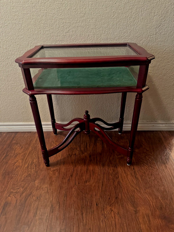 VINTAGE QUEEN ANNE DISPLAY GLASS TOP CURIO TABLE HINGED-LID GREEN VELVET gallery