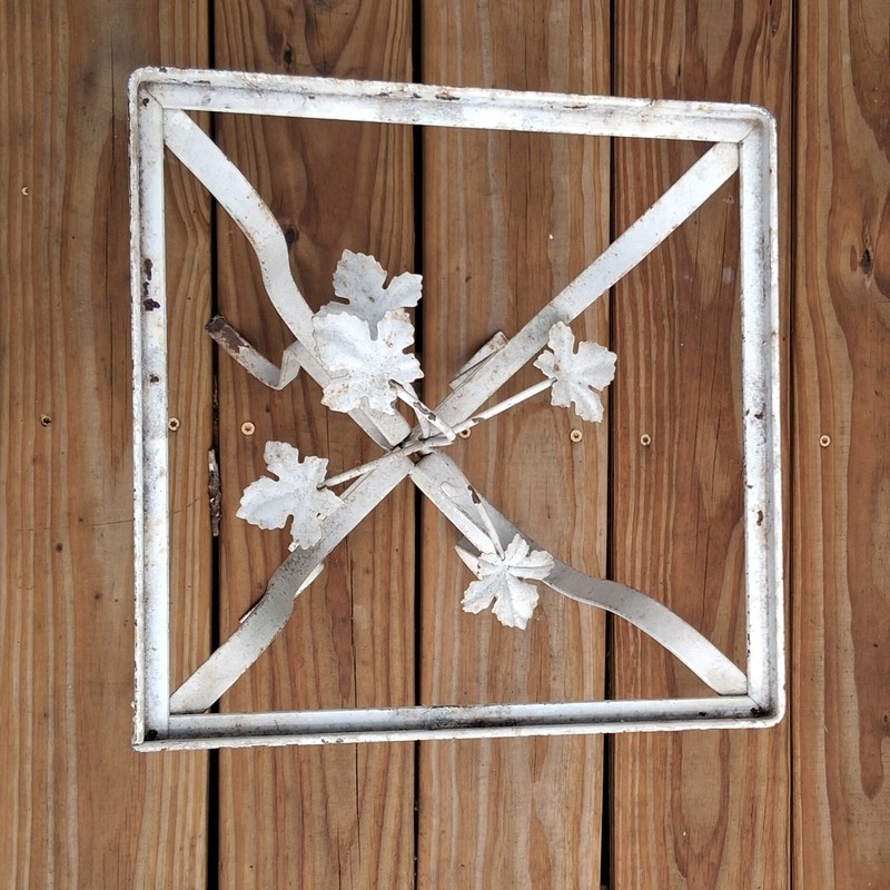 VINTAGE Small White Metal Tole SIDE TABLE BASE w/ Leaves gallery