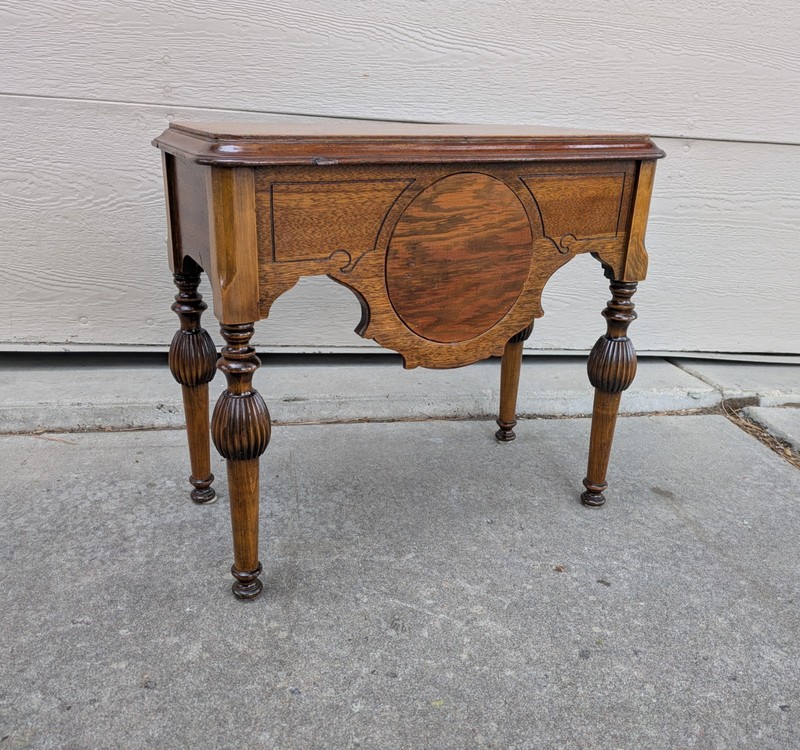 Vintage 1930s English Jacobean Revival Tudor Side Radio Table Spindle Legs V46 gallery