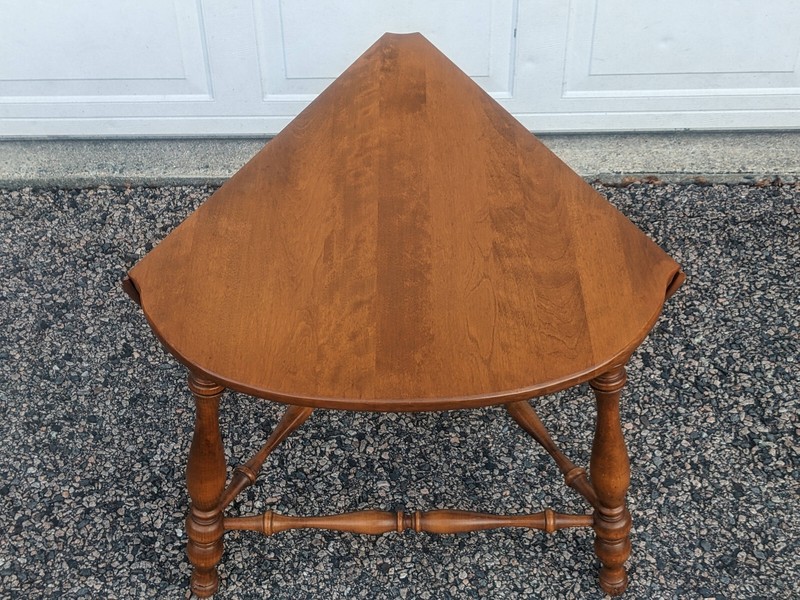 Ethan Allen Early American Corner Table, Maple & Birch, 2 Drop Leaves, 10-8547 gallery